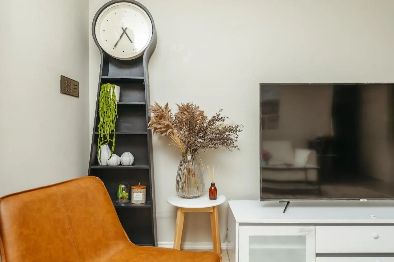 Spacious Newly Redecorated 5Bd Family Home Brisbane 0*,  Austrálie